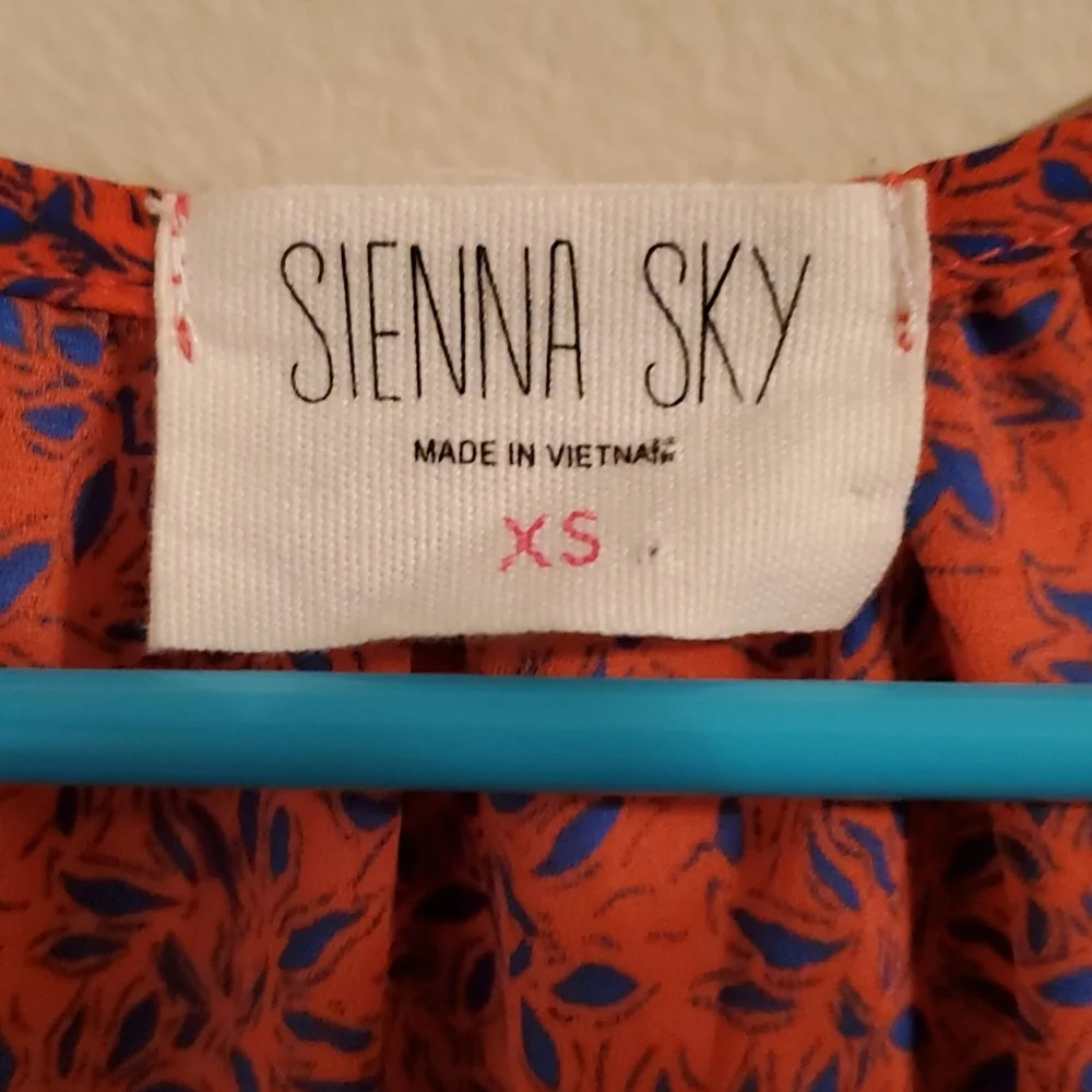Sienna Sky brand sleeveless tank top - Picture 2 of 6